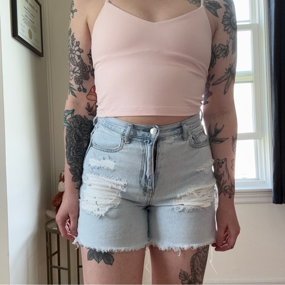 American Eagle Distressed Light Wash Denim Mom Shorts - Picture 9 of 10